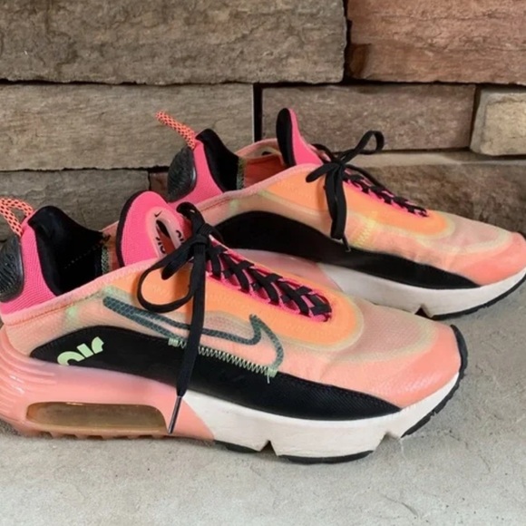 Nike Air Max 2090 neon highlighter size 9 tennis shoes - Picture 2 of 11